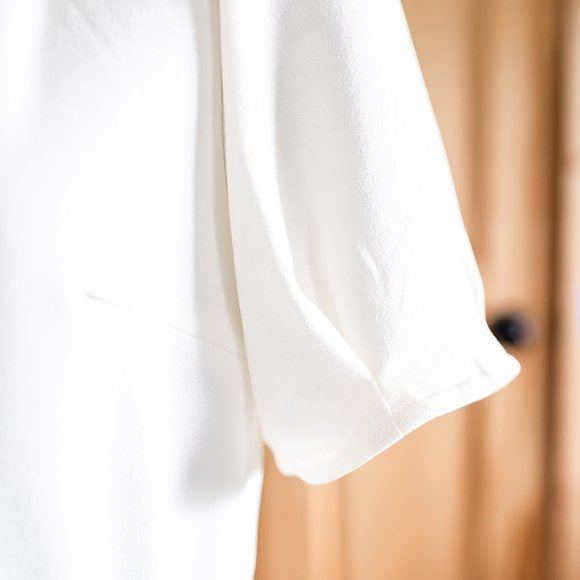 NWT Express Puff Sleeve Sheath Dress with Tie Waist in Winter White Size Medium - Picture 3 of 13